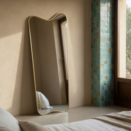 Oglinzi - Oglindă decorativă cu formă organică și ramă aurie