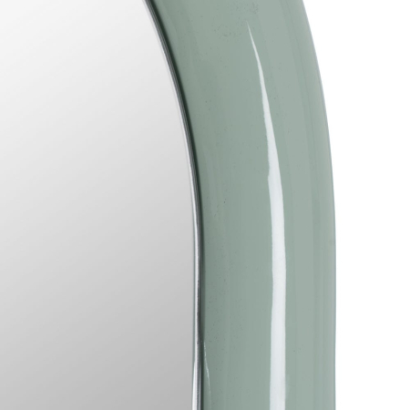 Oglindă pentru dressing verde lăcuită din MDF cu ramă arcuită – vedere frontală, ramă verde pastel lucioasă. [4]