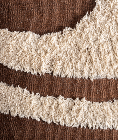 Pernă decorativă bumbac bej cu detalii maro 45x45 cm [3]