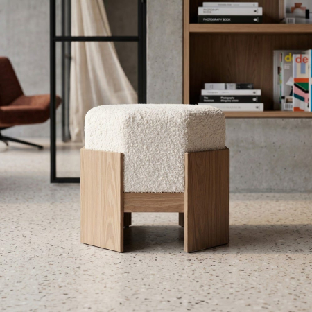 Puf din stofă crem cu structură din MDF
