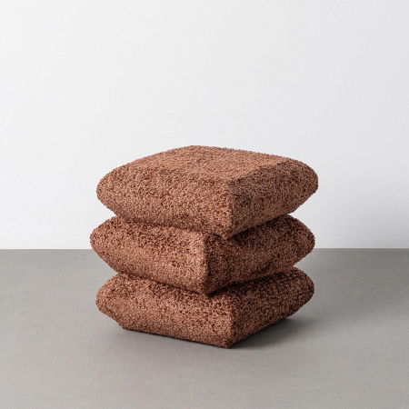 Taburete in Stil Scandinav - Puf din stofă maro cu design cu volume rotunjite