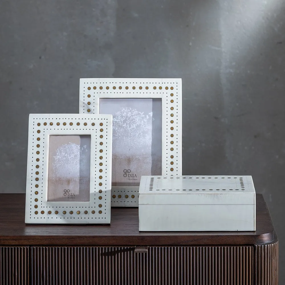 Rama foto rafinata cu insertii aurii delicate | Rame foto decor [1]
