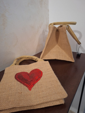Sacosa cadou inimi, iuta paiete - creativdeco.ro [18]