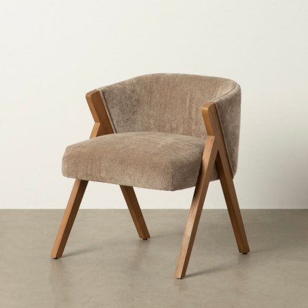 Scaune Dining - Scaun tapițat taupe cu spătar curbat și picioare din lemn de mesteacăn – stil modern elegant