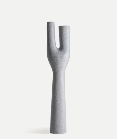 Obiecte decorative - Sculptură din fibrociment gri, în formă de trunchi bifurcat, la o scară medie, brută