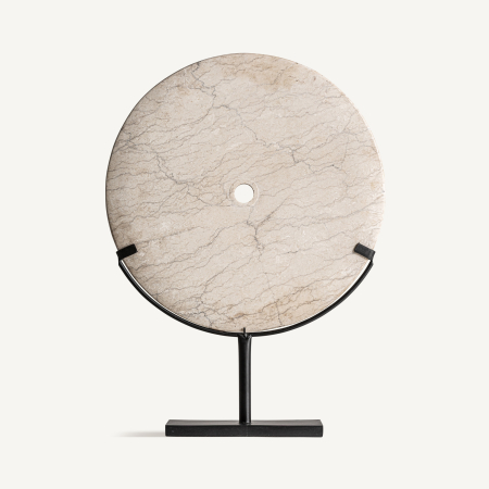 Colectia noua - Sculptură decorativă disc din marmură bej cu vene gri și orificiu central pe suport negru