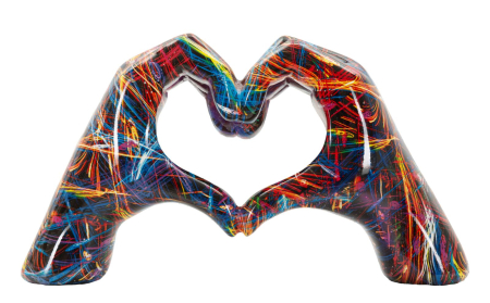 Statuete si Sculpturi - Sculptura decorativa maini in forma de inima multicolor din polirasina
