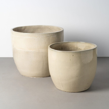 Obiecte decorative in Stil Organic - Set 2 ghivece mari rotunjite din ceramică crem glazurată cu margine îngroșată pentru intrare și terasă