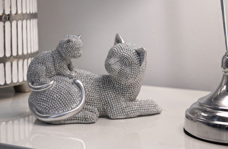 Statuete pisică argintie din rășină – imagine principală – Gatto Sparky [4]