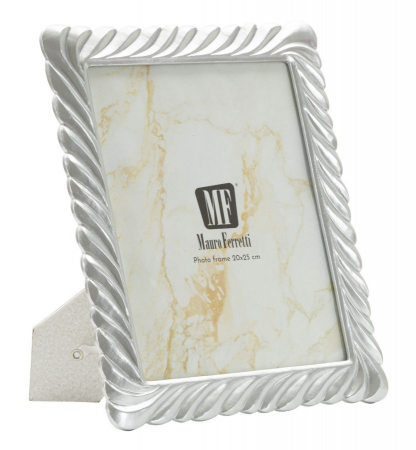 CADOURI - Ramă foto argintie cu design sculptat elegant – imagine principală – Carvy