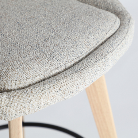 Set 2 scaune de bar rotative din lemn și textil bej – stil nordic cu accente calde [3]