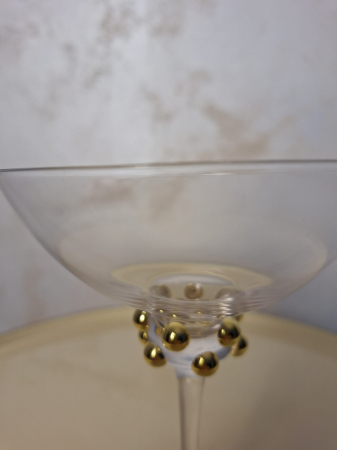 Pahare cocktail din sticlă cu accente aurii pentru un decor sofisticat [5]