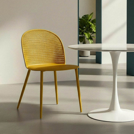 Colectia noua - scaune-galbene-exterior-horeca-polipropilena-metal