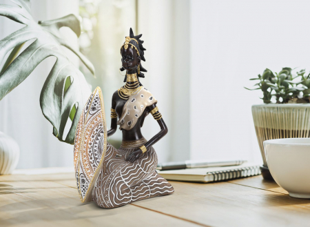 Statueta femeie africana cu scut | Arta etnica razboinica | CreativDeco.ro [4]