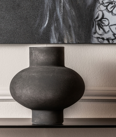 Vază decorativă GHALEA sticlă neagră – titlu imagine principală [1]