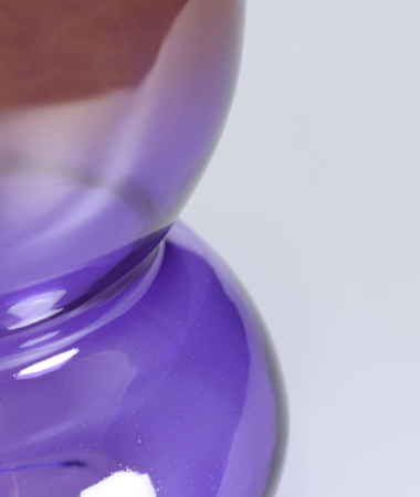 Vază decorativă din sticlă galbenă și mov cu design modern [1]