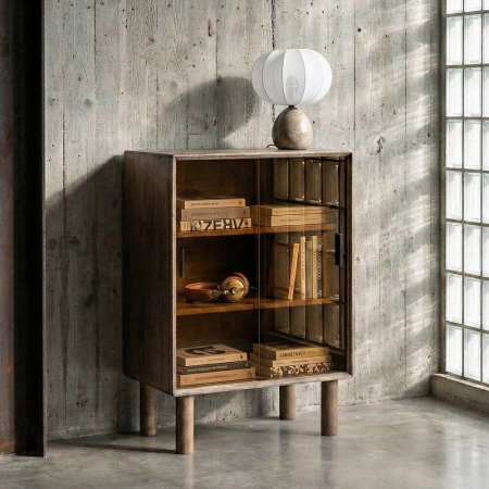 Amy - Vitrina din lemn maro cu usi din sticla securizata