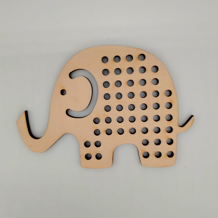 Activitate MONTESSORI de cusut figurine din lemn, gauri mari [13]