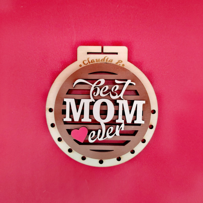 Medalie din lemn BEST MOM, personalizabila, 10x9cm [1]