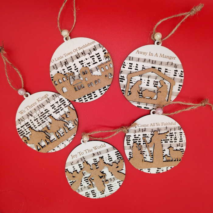 Set 5 globuri din mdf cu decor muzical, cu snur, 8cm [1]