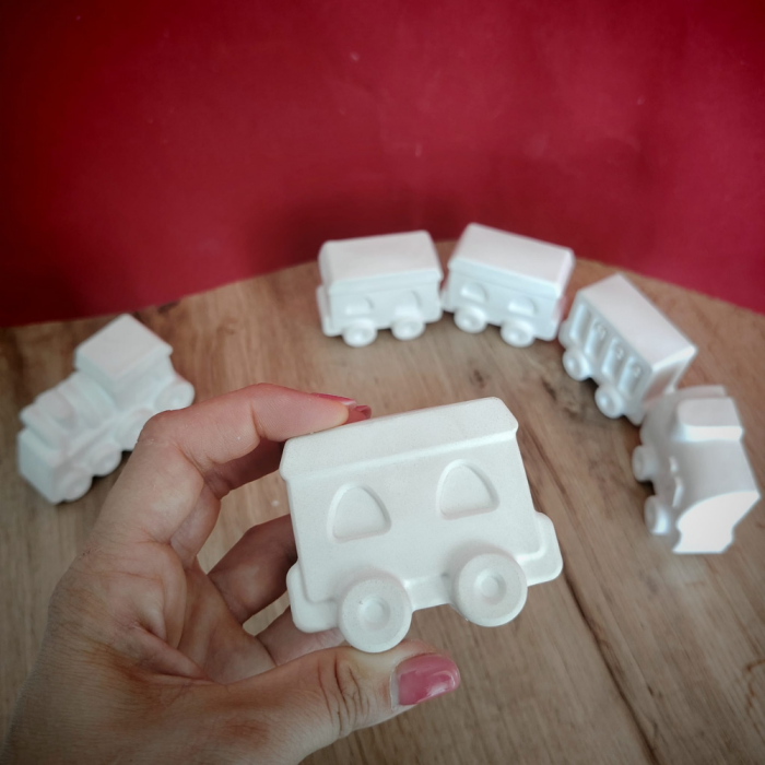 Set 6 figurine din ipsos Trenulet si vagoane 7x6cm [3]