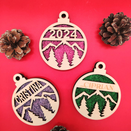 DECORATIUNI PENTRU SARBATORI - Decoratiune din lemn cu licheni Glob 9cm