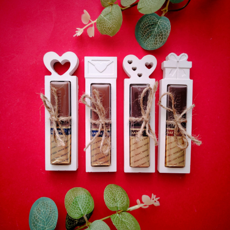 Decoratiuni diverse - Set 4 decoratiuni ipsos pentru cadou 11x3cm