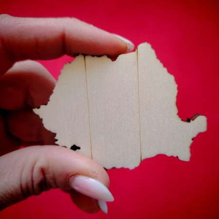Ecuson din lemn Harta Romaniei 7x5cm [3]