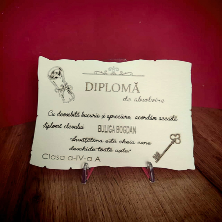 DECORATIUNI PERSONALIZATE - Diploma din lemn 19.5x13.5cm cu suport