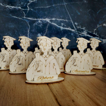 Decoratiune din lemn Absolvent Mare, personalizabil, 15x12cm [1]