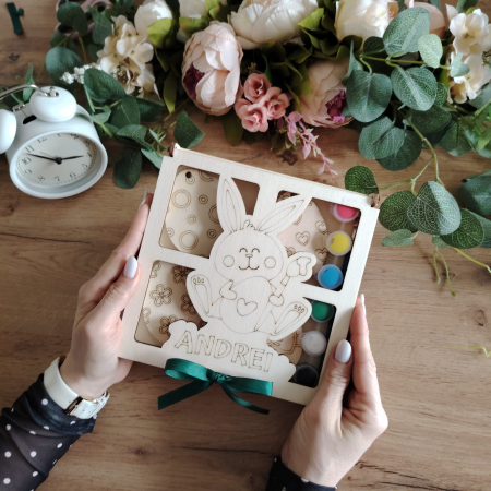 Cutie din lemn cu 8 oua de Pasti, personalizata, set culori, 19x19cm [4]