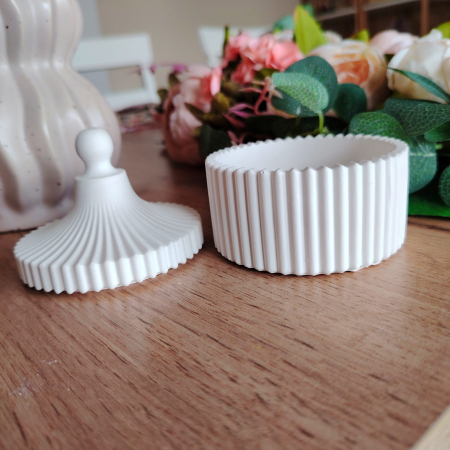 Decoratiune din praf ceramic Recipient cu capac, D=8cm [1]