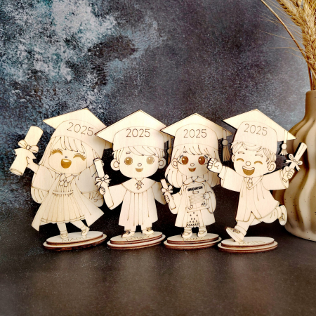 PRODUSE DIN LEMN - Decoratiune din lemn Absolvent, cu suport personalizabil, 15x10cm