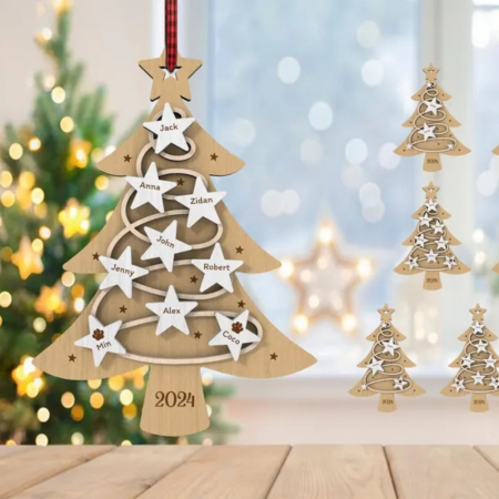 DECORATIUNI PERSONALIZATE - Decoratiune din MDF Bradut Family cu panglica 10x8cm