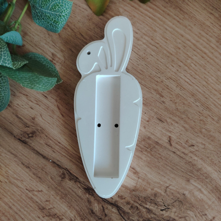 Decoratiuni diverse - Figurina ipsos Morcov cu loc pentru baton de ciocolata, 14x5cm