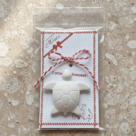 1 SI 8 MARTIE - Martisor din praf ceramic Broasca Testoasa, combinate, 4.5x4.5cm