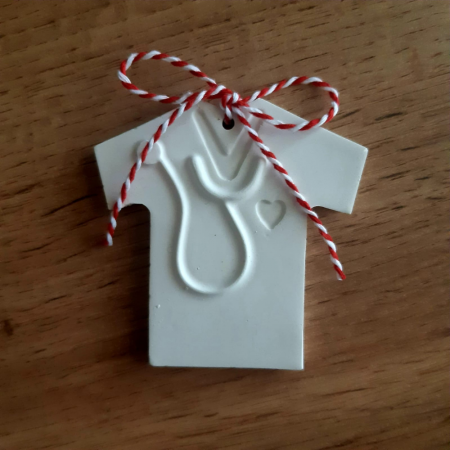 Medalioane - Martisoare - Martisor din ipsos Halat de Medic 6.5x6.5cm