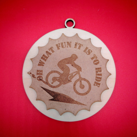 TROFEE - PREMII - MEDALII - Medalie din lemn BIKER, personalizabila, 10.5X9.5cm
