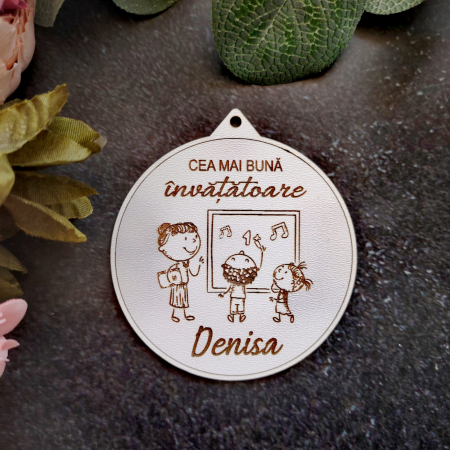 PRODUSE DIN LEMN - Medalie din mdf pentru Invatatoare, personalizabila, D=8