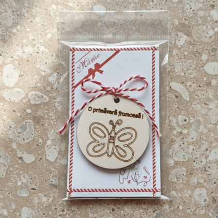 ZIUA MAMEI - Medalion cu Fluture cu snur, cartonas si ambalaj 5cm