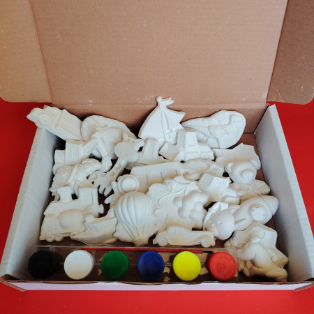 Pachete Cadou - Pachet Cadou cu 25 figurine din ipsos, culori si pensula (baieti)