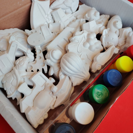 Pachet Cadou cu 25 figurine din ipsos, culori si pensula (baieti) [1]