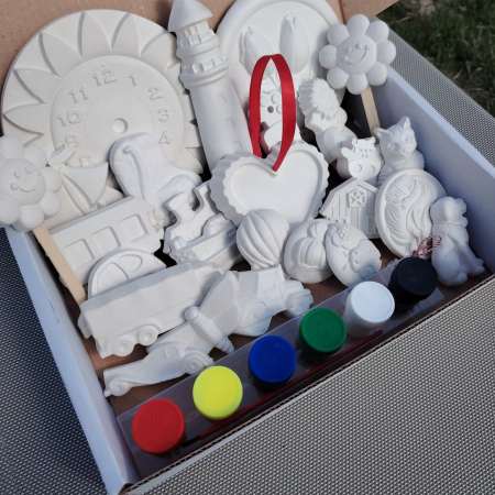 Pachete Cadou - Pachet cu 26 Figurine ipsos MIXT, set 6 culori si pensula