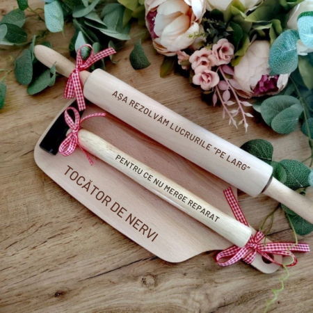 Set cadou  din lemn Tocator, Sucitor, Ciocan personalizabile [3]