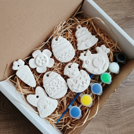 Pachete Cadou - Set creativ din ipsos cu 8 Figurine cu agatatoare, Pasti, 8x6cm