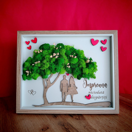 ZIUA INDRAGOSTITILOR - Tablou din lemn si mdf Cuplu, cu licheni, 27x22cm