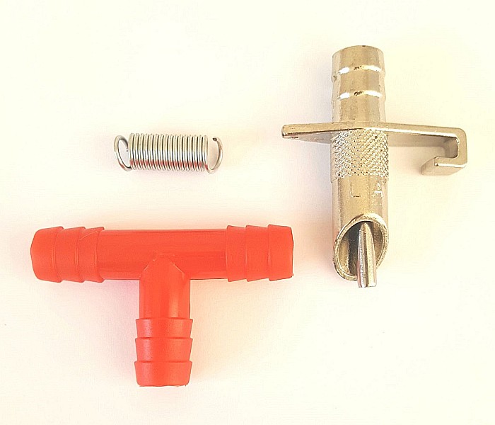 Adăpătoare automată metalică tip niplu (suzetă) şi prindere cu arc, pentru iepuri [5]