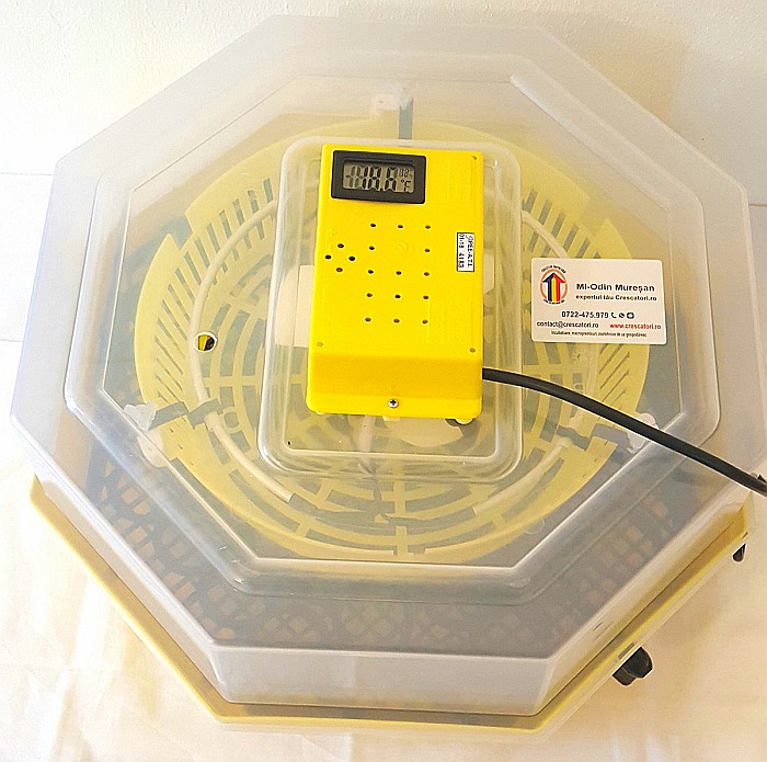 Incubator Cleo 5TGH - cu termohigrometru digital şi întoarcere semi-automată ouă de găină + CADOU Ghid de incubare premium + asistent incubare [9]