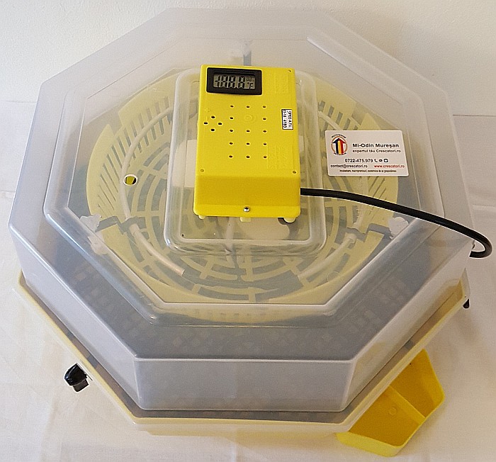 Incubator Cleo 5TGHC - cu termohigrometru digital, întoarcere semi-automată ouă de găină şi cupă exterioară pt. apă + CADOU Ghid de incubare premium + asistent incubare [6]