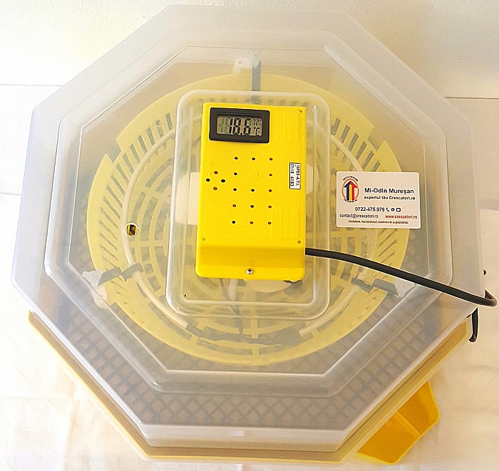 Incubator Cleo 5THC - cu termostat reglabil, termohigrometru digital şi cupă exterioară pt. apă + CADOU Ghid de incubare premium + asistent incubare [6]